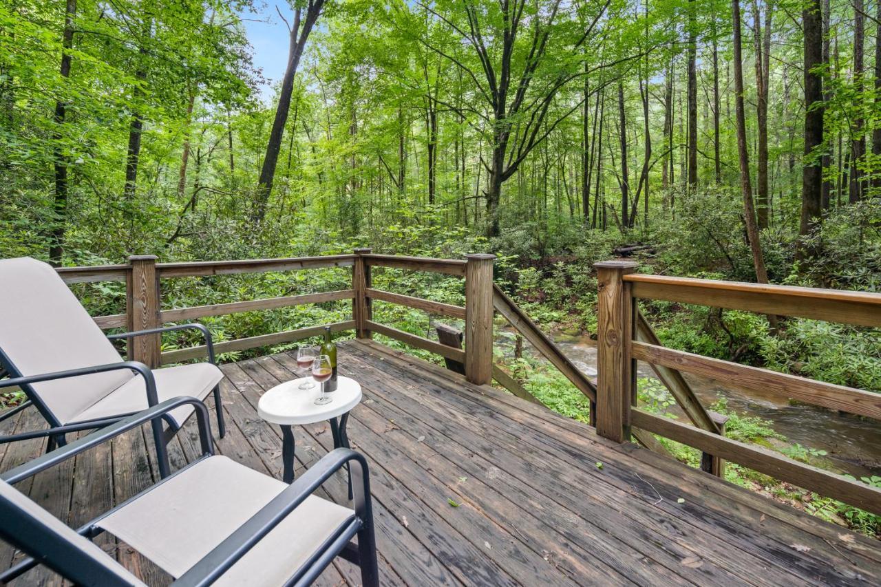 Falling Waters At Rumbling Bald Lake Lure Luaran gambar